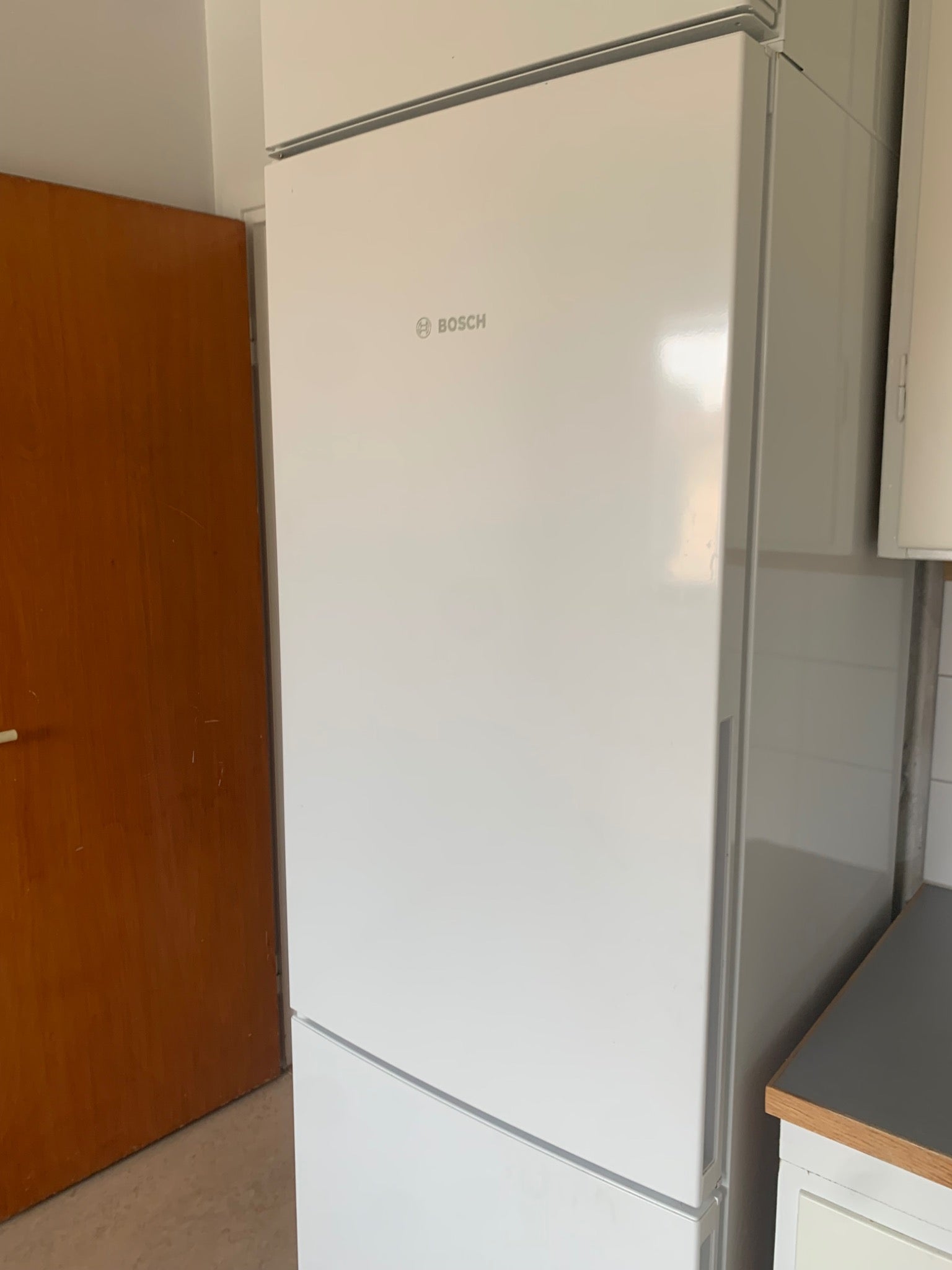 Bosch kombiskåp vit. Fint skick.
