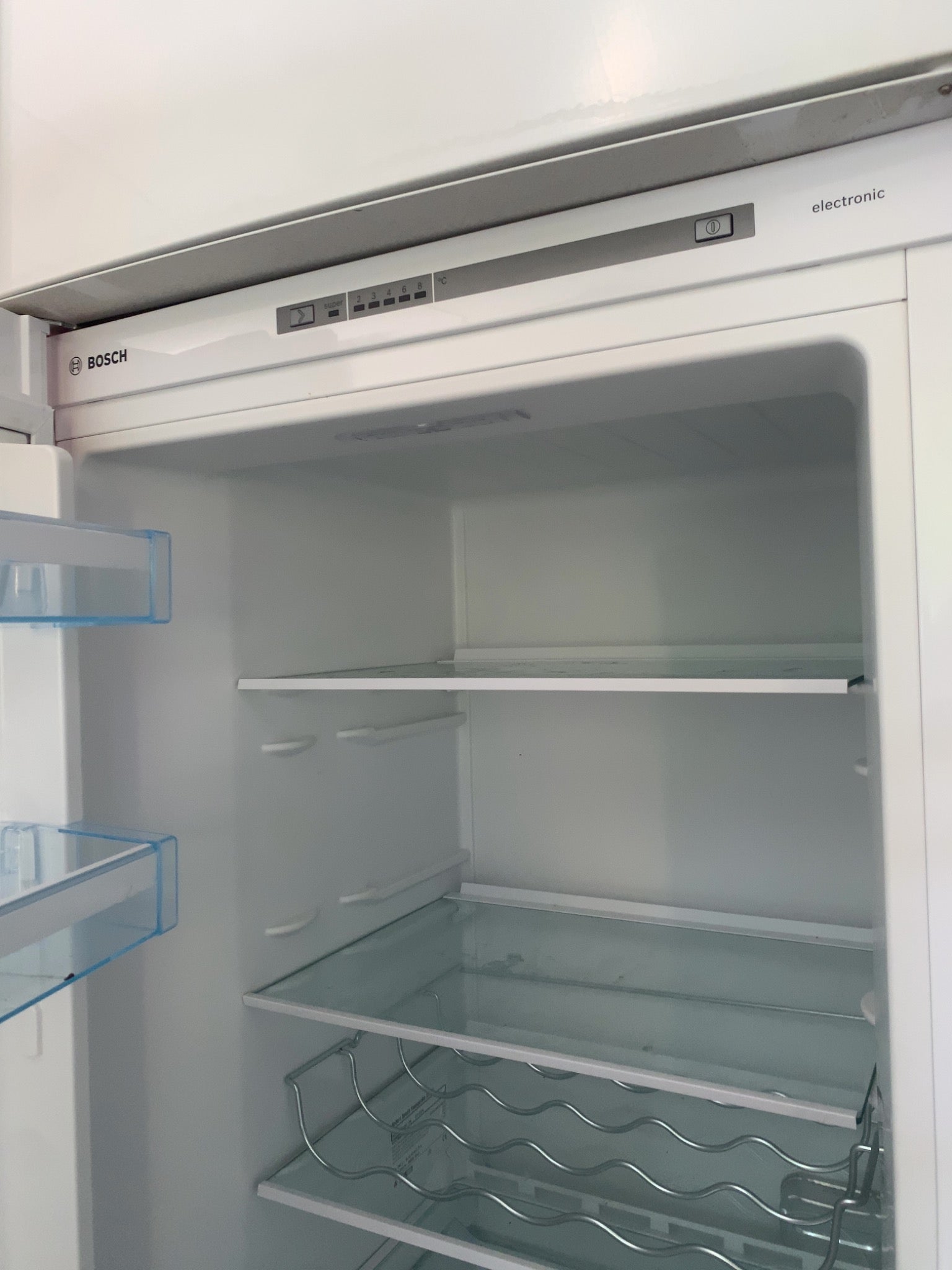Bosch kombiskåp vit. Fint skick.