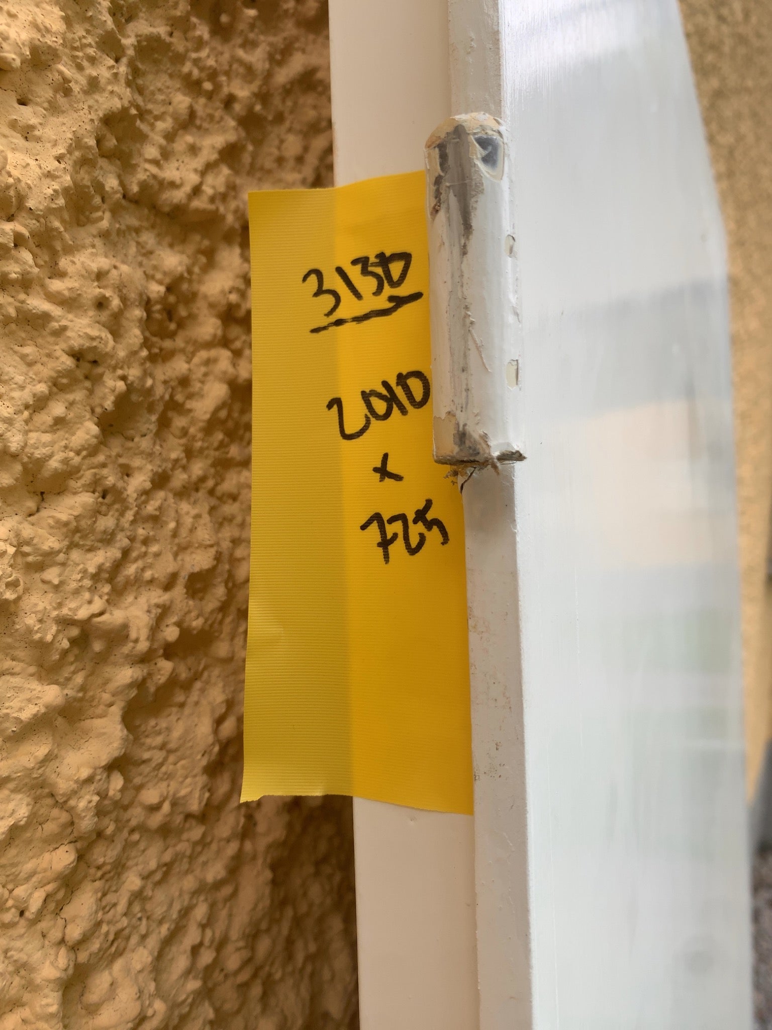 Låskista ingår. Handtag köpes separat