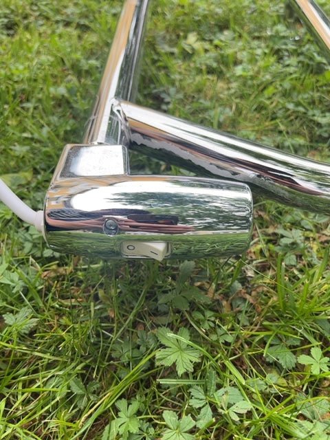 Handdukstork av märket Lvl i kromat stål. 70w och IP44.