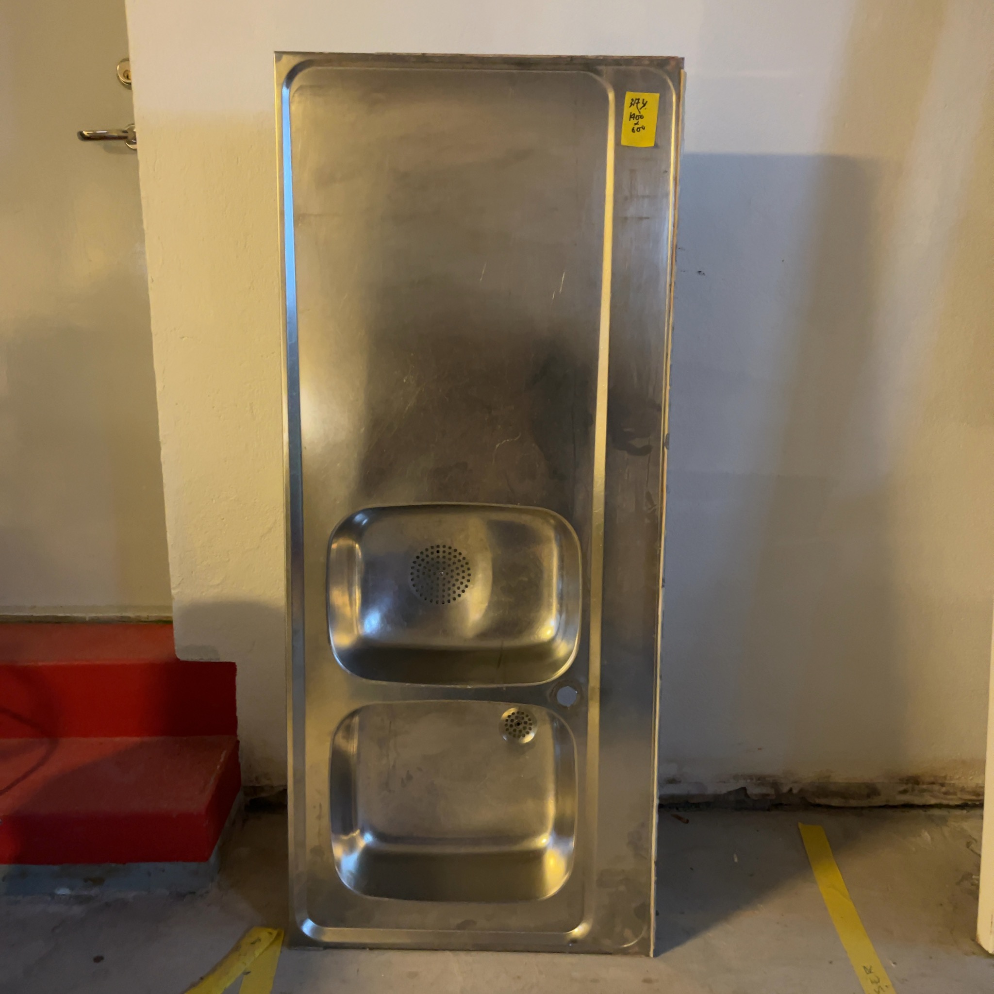 3174. Rostfri diskbänk