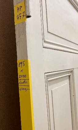 757. Spegeldörr