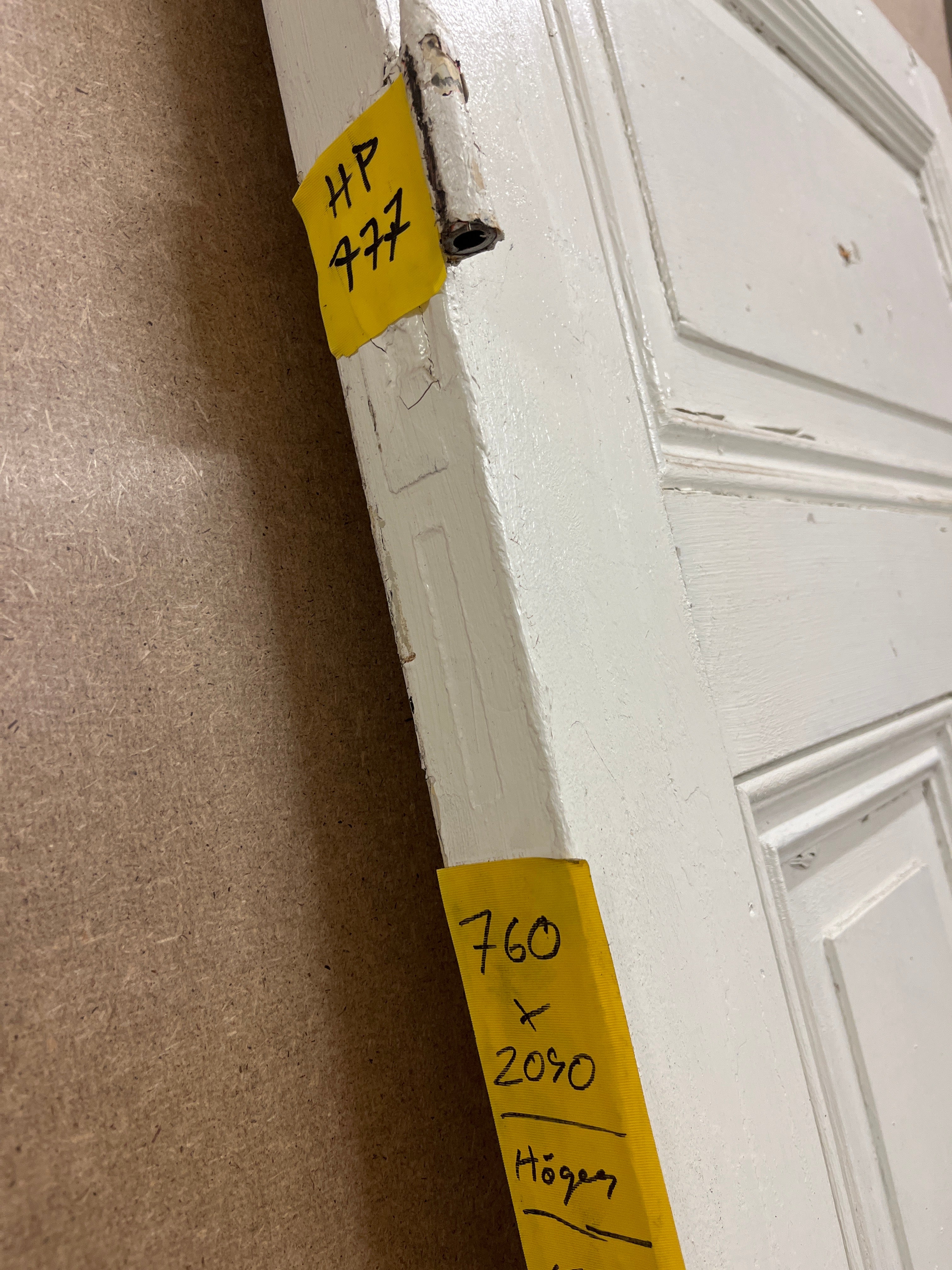 777. Spegeldörr