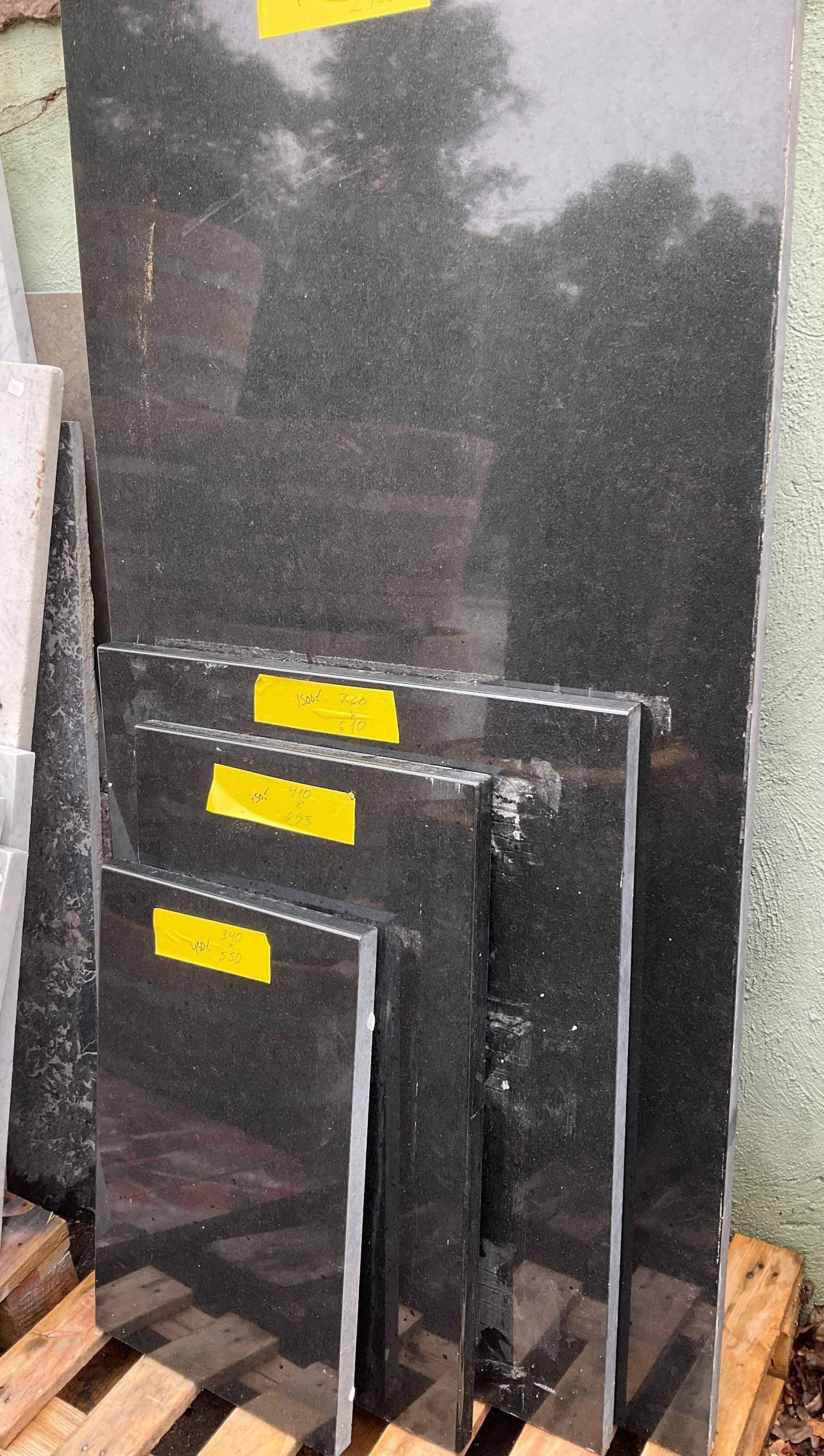 4 st delar.1 st 710 x 2400 mm. 9500kr1 st 760 x 610 mm. 1500kr1 st 410 x 695 mm. 750 kr1 st 340 x 550 mm. 450 kr