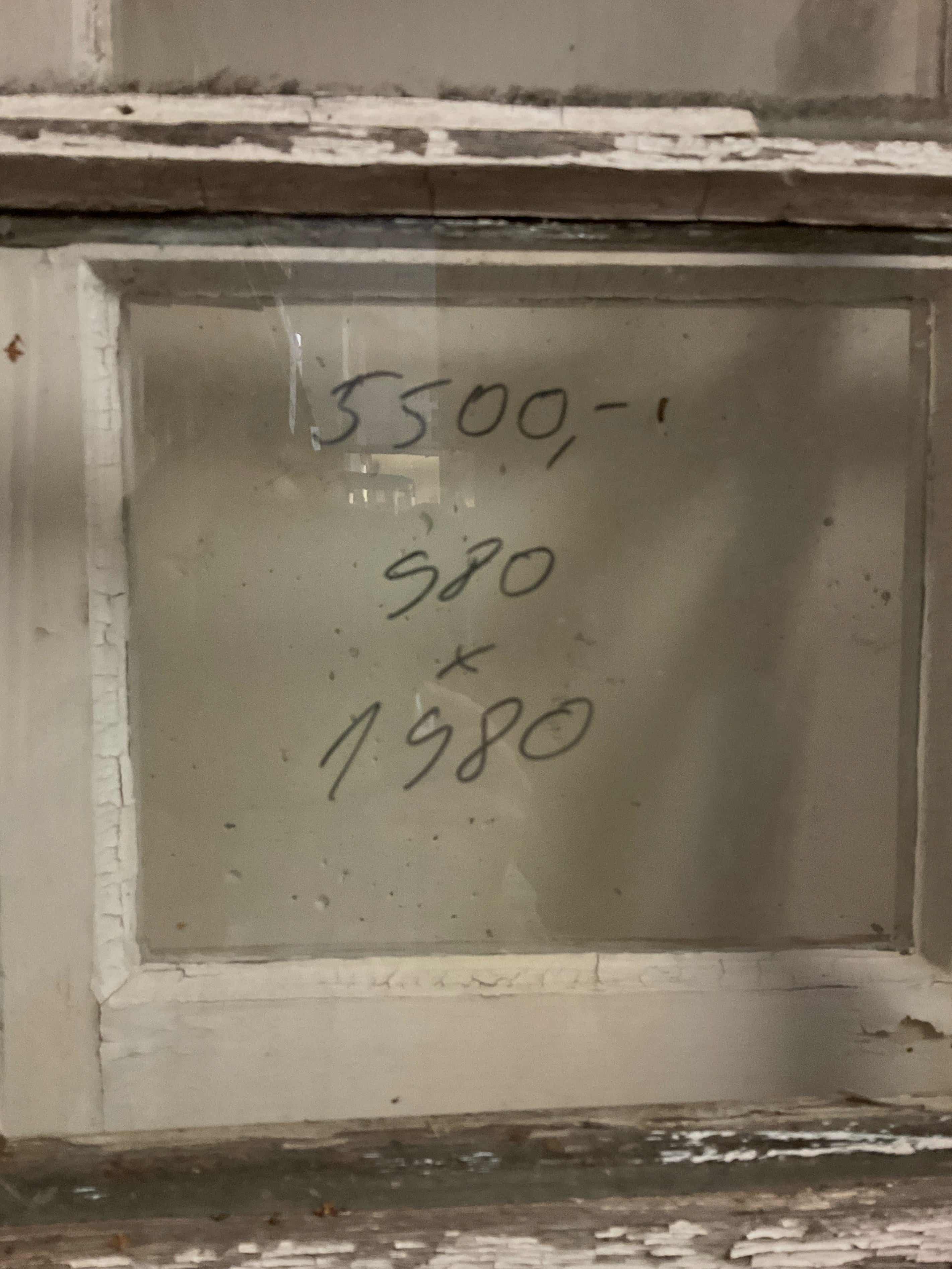 Ytterdörr med innerdörr Läs mer: Att tänka på vid återbruk av spegeldörrar Så byggde vi på 1800-talet