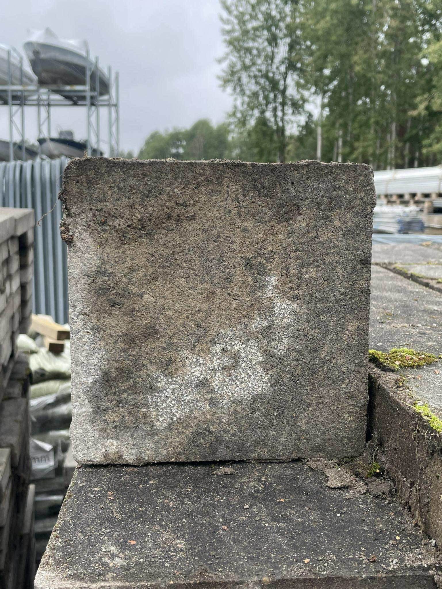150 kr/ kvm vid köp av minst 2 kvm. (1 kvm = 24 stenar)
