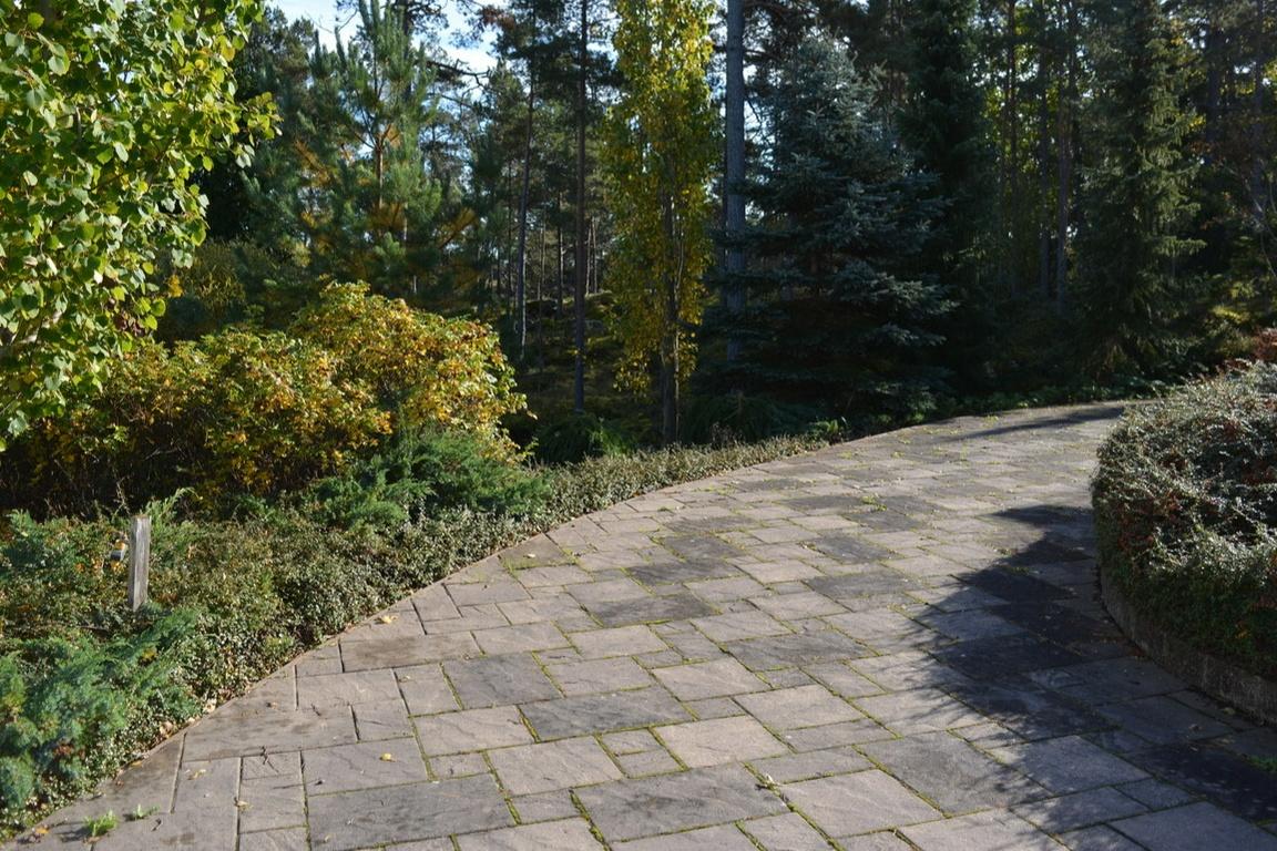 150kr/ kvm vid köp av minst 2 kvm. ( 1 kvm = 12 stenar)
